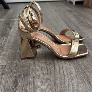 Chic Gold Block Heel Sandals